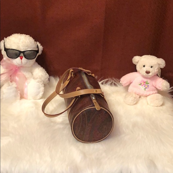 Authentic ✅ - Picture 2 of 8